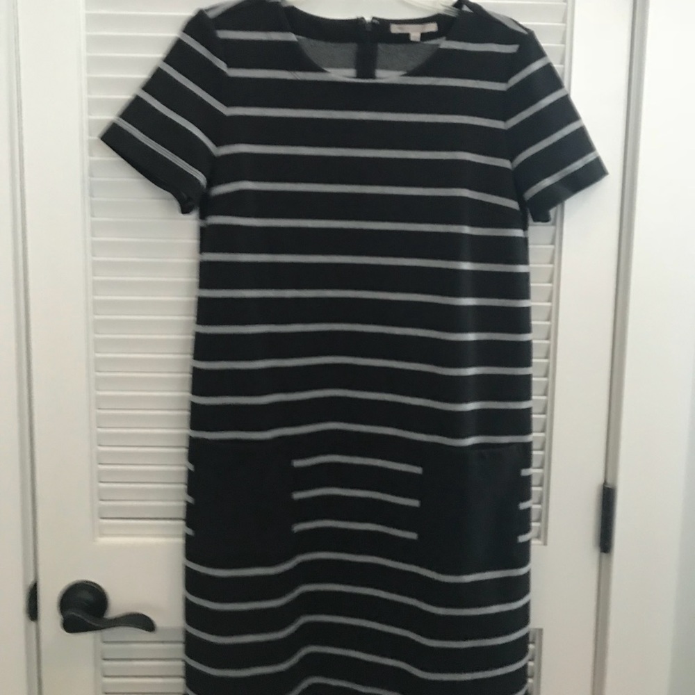 Gap Dress in black and grey stripes with pockets